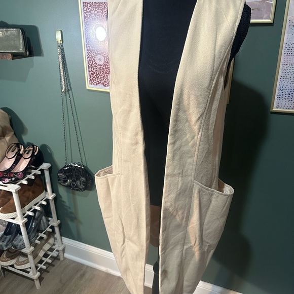 Listicle Cream Open Front Vest Size S 🦄 - Picture 1 of 4